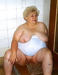 Super granny sexy lady show big tits